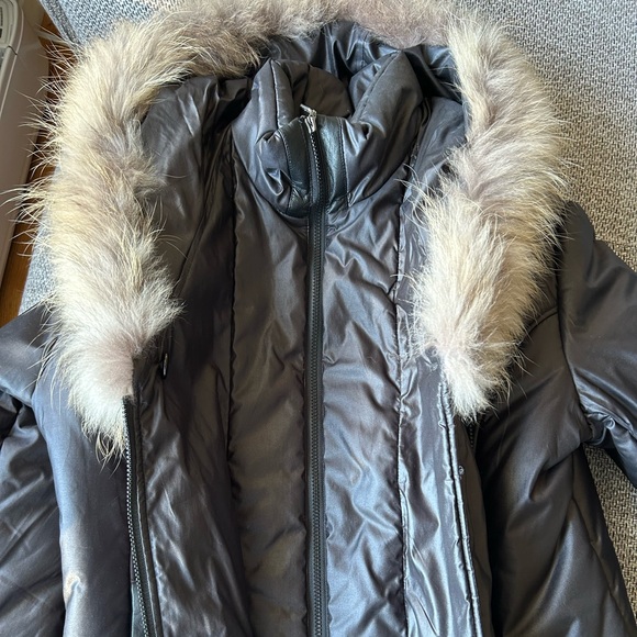 Black winter jacket with leather trim and real fur - Picture 2 of 6